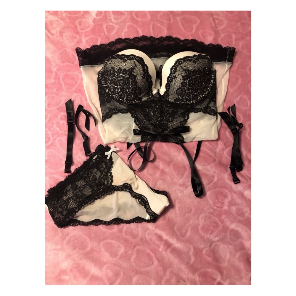 Victoria Secret Lingerie - Picture 5 of 6